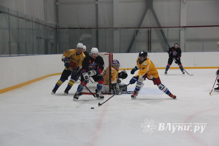 ХК «Экспресс» разгромил «Юниоров» (ФОТО)