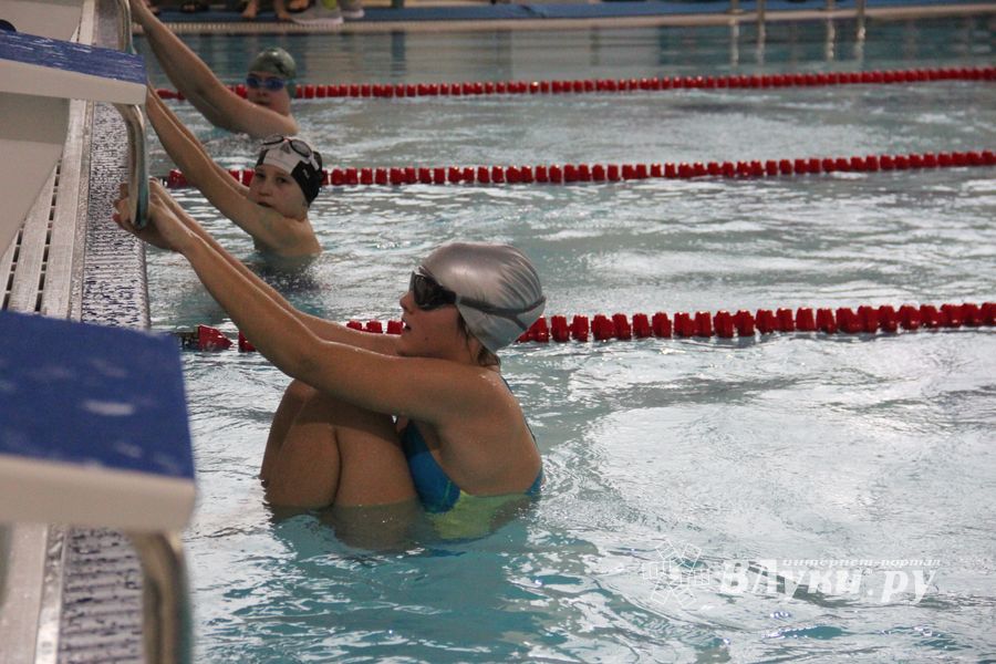 В Великолукском Айсберге прошли соревнования по плаванию на призы Деда Мороза (ФОТО)