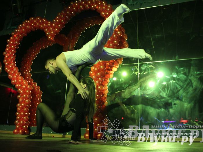 14 февраля в клубе «Хотэй» состоялось ежегодное шоу для влюбленных «Love Story»