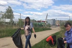 Журналистки Великих Лук провели субботник (ФОТО)