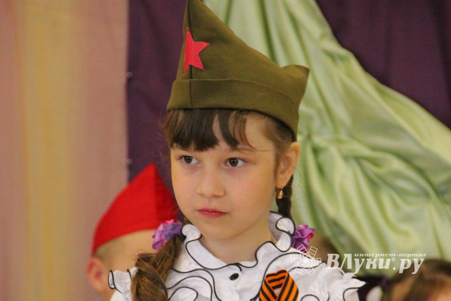 Юные великолучане отметили День победы (ФОТО)