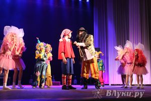 ​В городском ДК им. Ленина состоялась премьера музыкальной сказки «Буратино»