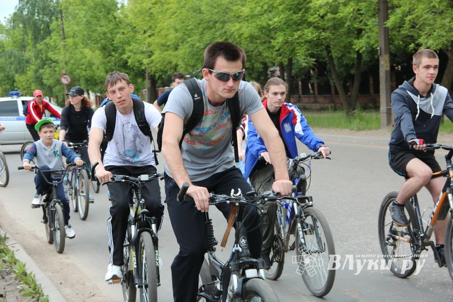 В Великих Луках состоялся «Велопарад» (ФОТО)