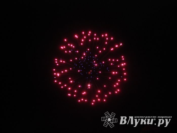 Огненные шоу состоялись над Ловатью (ФОТО)