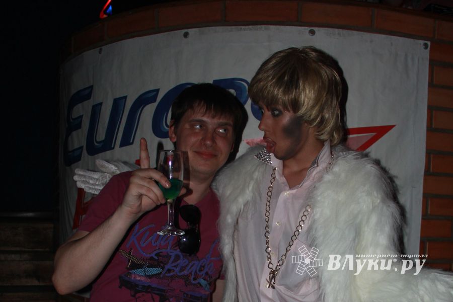 Радиостанции «Авторадио Великие Луки» и «Европа Плюс Великие Луки» отметили свой профессиональный праздник (фото)