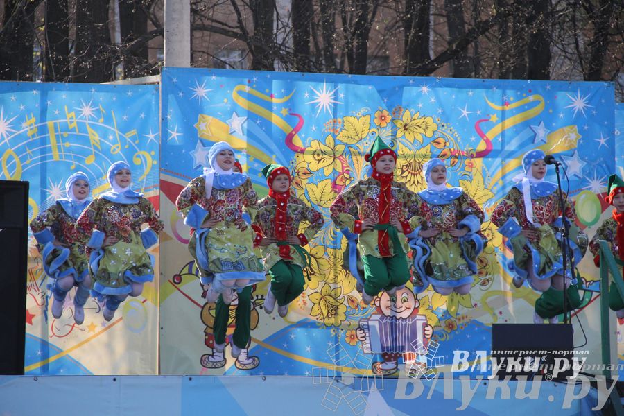 Традиционная весенняя ярмарка прошла в Великих Луках