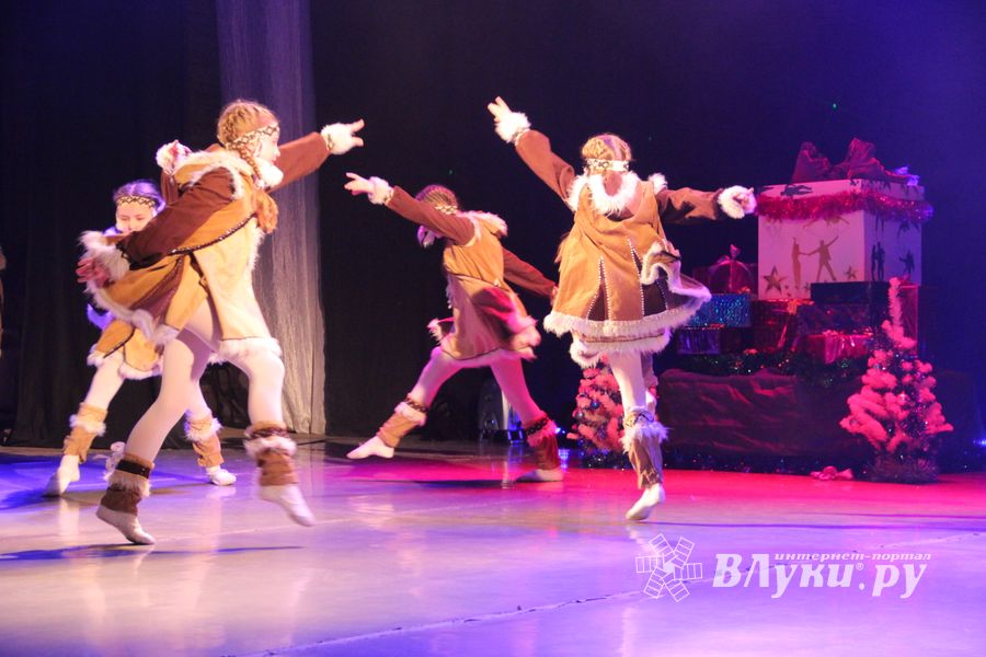 В ГДК им. Ленина встречают Новый год (ФОТО)