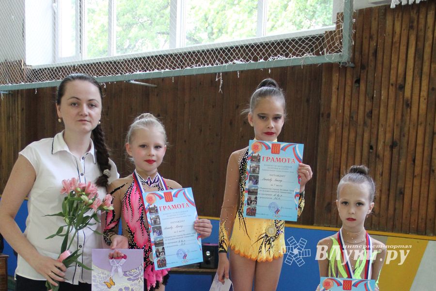 В Великих Луках прошло Первенство по художественной гимнастике (фото)