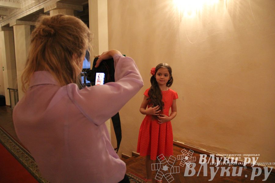 Фотосессия финалисток конкурса «Маленькая красавица Великие Луки 2014»