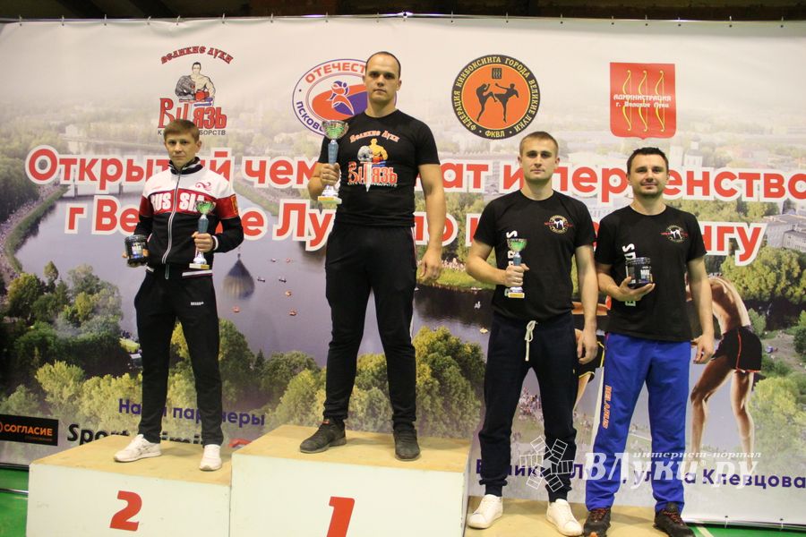 В Великих Луках прошли соревнования по кикбоксингу (ФОТО)