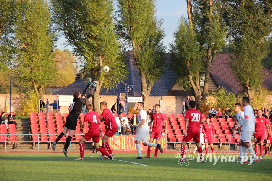 Обидный гол в воротах «Луки-Энергии» (ФОТО)