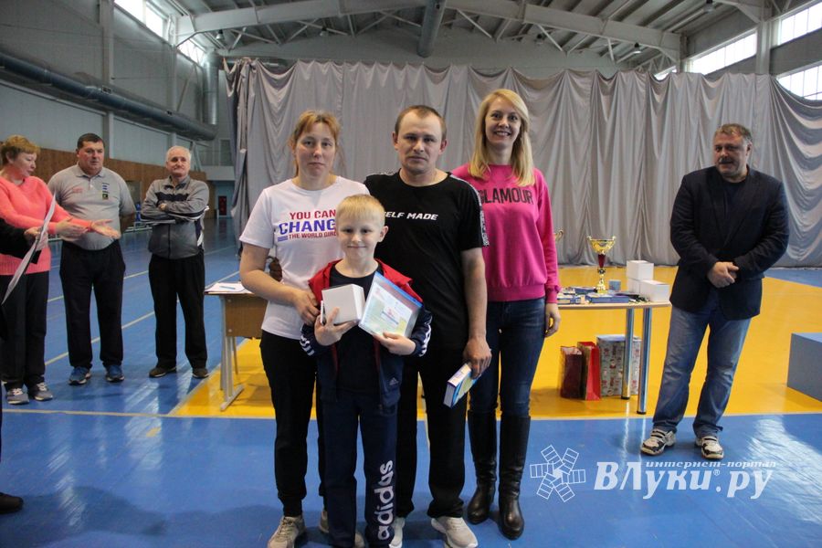 Семейные соревнования «Папа, мама, я – спортивная семья» прошли в Великих Луках (ФОТО)