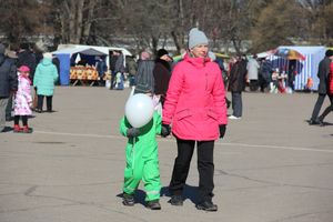В Великих Луках празднуют День воссоединения Крыма с Россией (ФОТО)