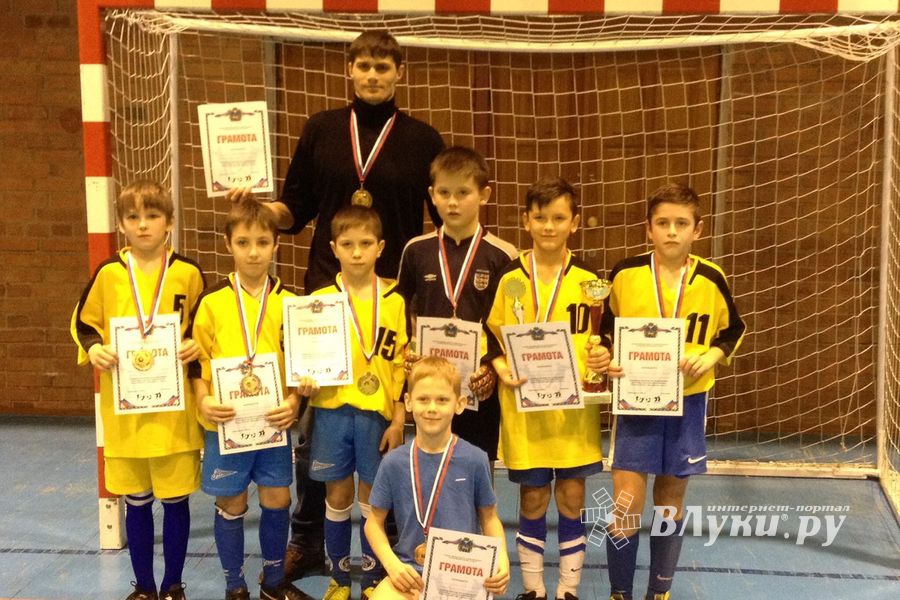 Футболисты Кадетской школы завоевали серебро областных соревнований (фото)