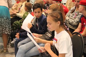 Великолучане отмечают День флага (ФОТО)