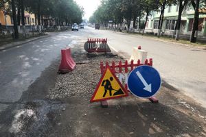 Опасность под ногами: Великие Луки поглотит канализационная пучина? (ФОТО)