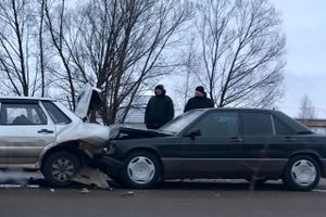 В Великих Луках из-за ДТП образовалась «пробка» (ФОТО)