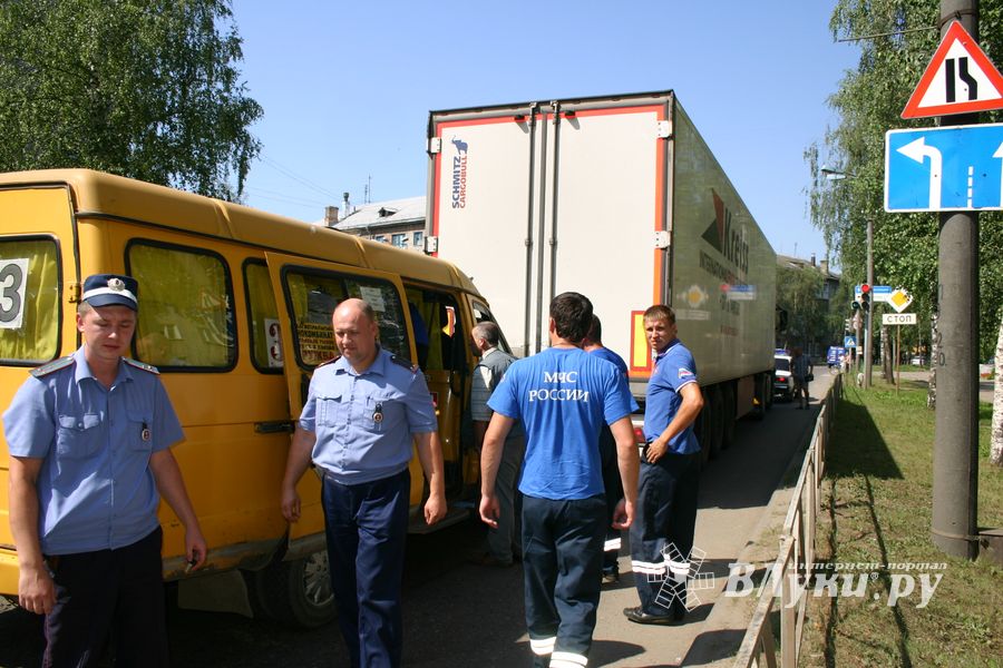 ДТП на перкрестке проспекта Гагарина и улицы Зверева