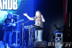 В Великих Луках состоялся концерт Дениса Майданова