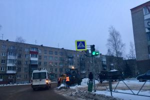 Из Великих Лук вывозят снег (ФОТО)