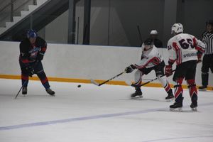 В Великих Луках прошли хоккейные матчи (ФОТО)