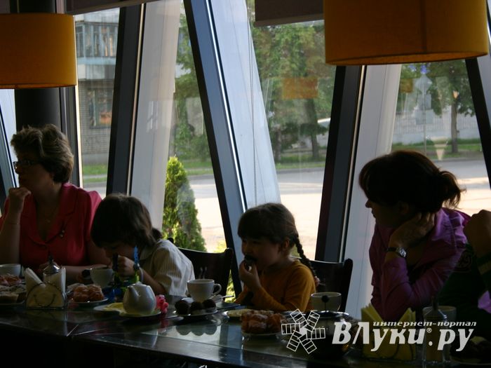 Великолукские школьники посетили "Литературное кафе"