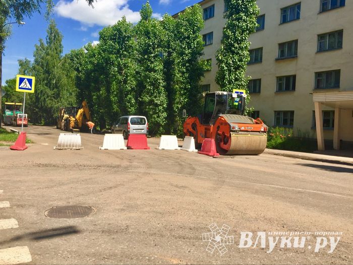 В Великих Луках перекрыто движение (ФОТО)