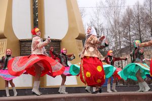 В Великих Луках сожгли Масленицу (фото)