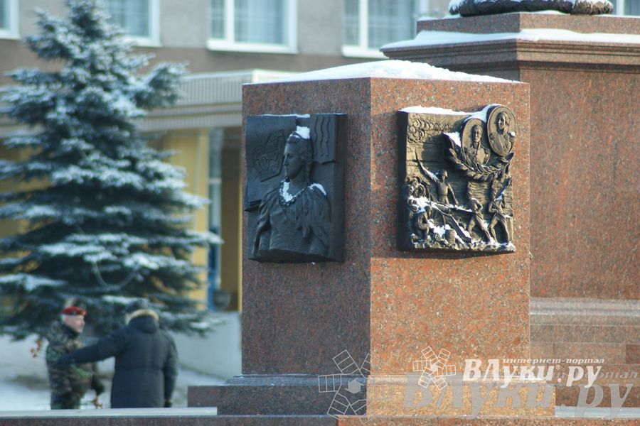 Торжественные мероприятия, посвященные 71-й годовщине освобождения Великих Лук от немецко-фашистских захватчиков (фото)