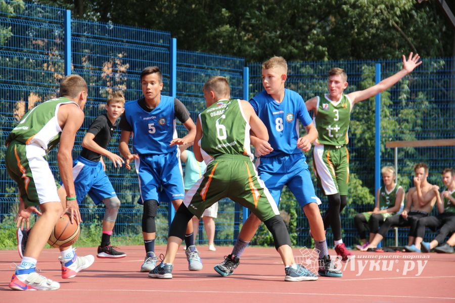 В Великих Луках прошли спортивные мероприятия, приуроченные ко Дню физкультурника (ФОТО)