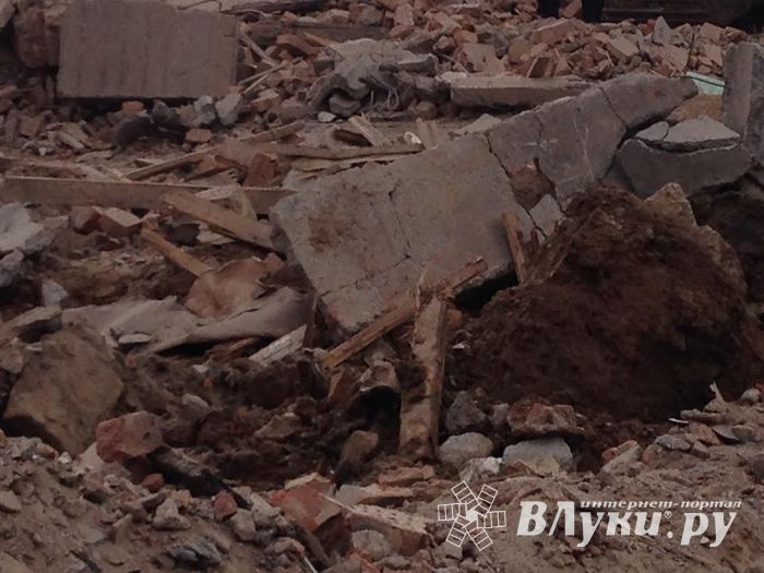 Губернатор осмотрел стройплощадку новой школы на проспекте Гагарина (ФОТО)