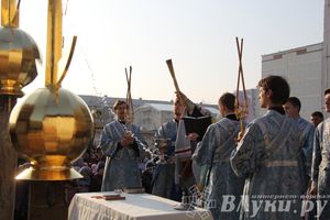 У храма святителя Тихона теперь есть освященные кресты