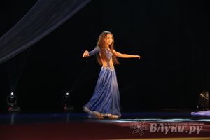 В ДК ЛК прошел музыкально-танцевальный спектакль «Босиком по млечному пути» (фото)