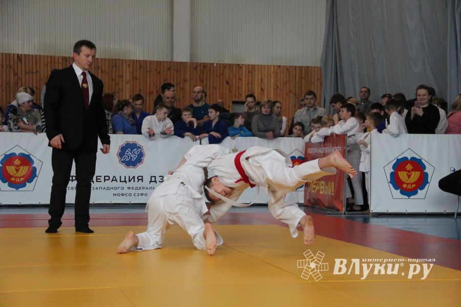 В Великих Луках прошли соревнования по дзюдо (ФОТО)