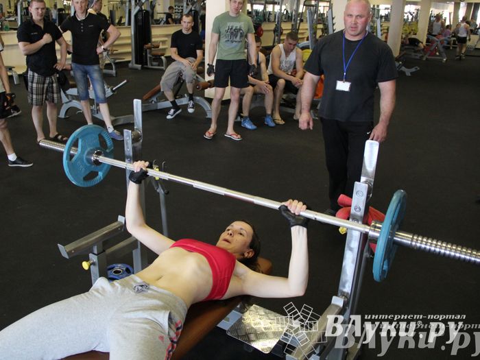 Народный жим в «С-Фитнес»