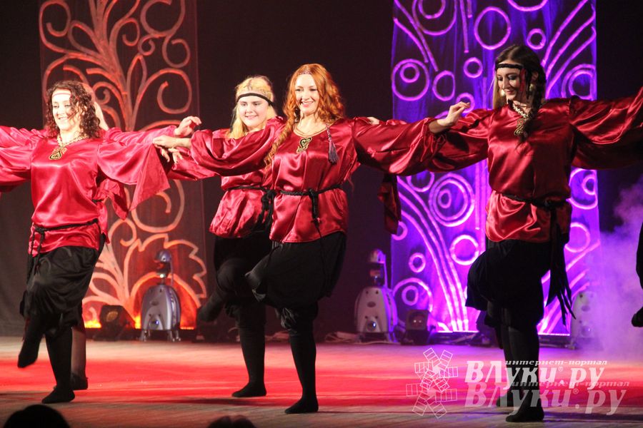  В ДК им. Ленина состоялся отчетный концерт студии восточного танца «Восточные сладости» (фото)
