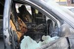 В Великих Луках подожгли автомобиль (фото)