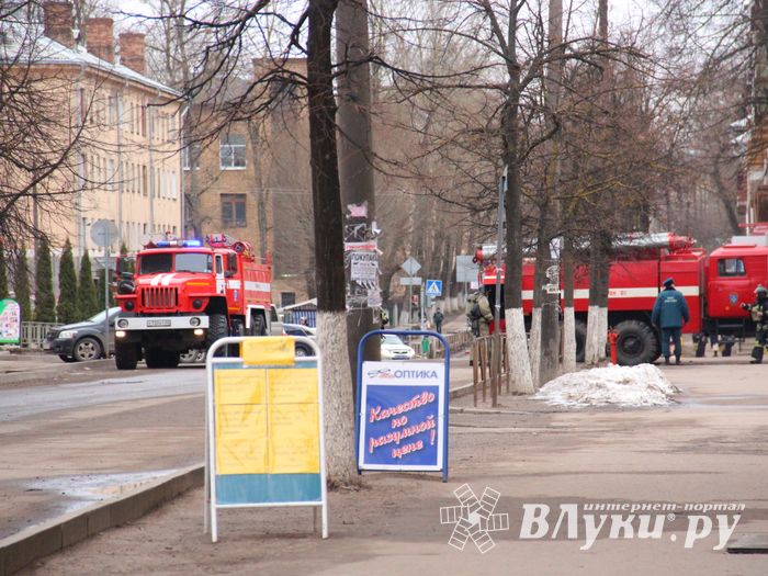 В Великих Луках «захватили заложников» (фото)