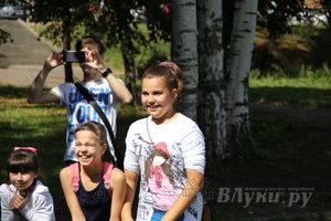 ​В Великих Луках сказочный «Праздник мороженого» подарил радость детям