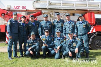 В Великих Луках прошли соревнования пожарных расчетов (фото)