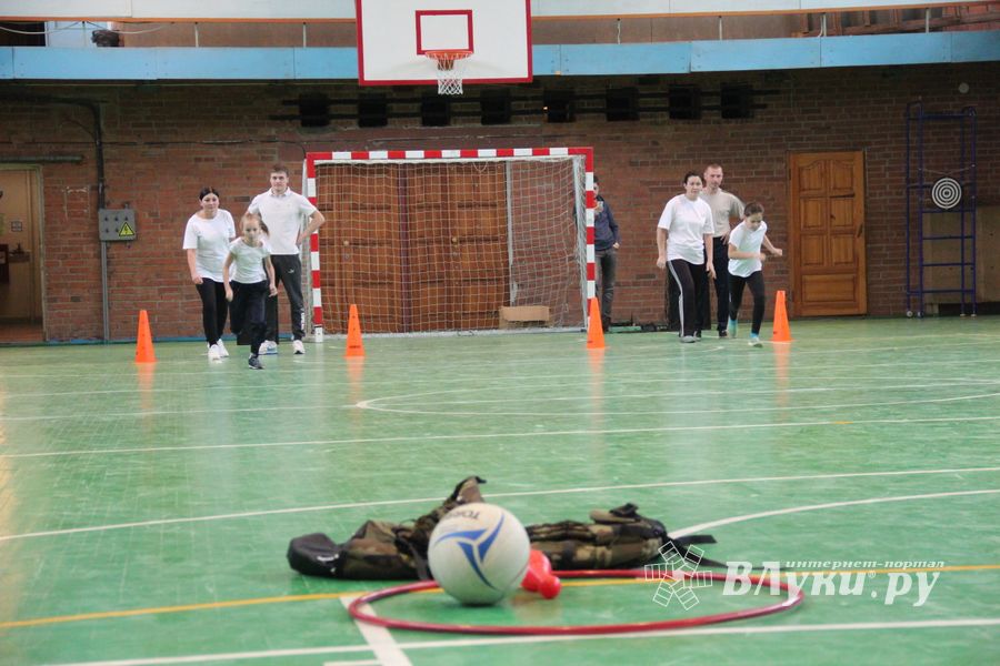 Конкурс «Папа, мама, я - спортивная семья» прошел в Великих Луках (ФОТО)