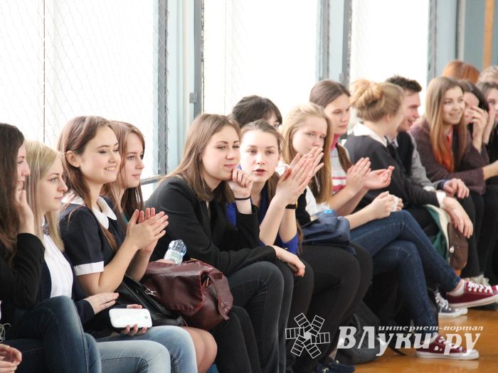 Конкурс «А ну-ка, парни!» прошёл в великолукской гимназии (фото)