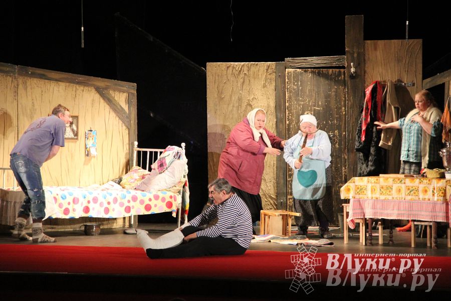 Народные артисты России выступили в Великих Луках (фото)