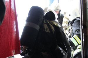 В Великих Луках прошли областные соревнования среди пожарных по спасению пострадавших