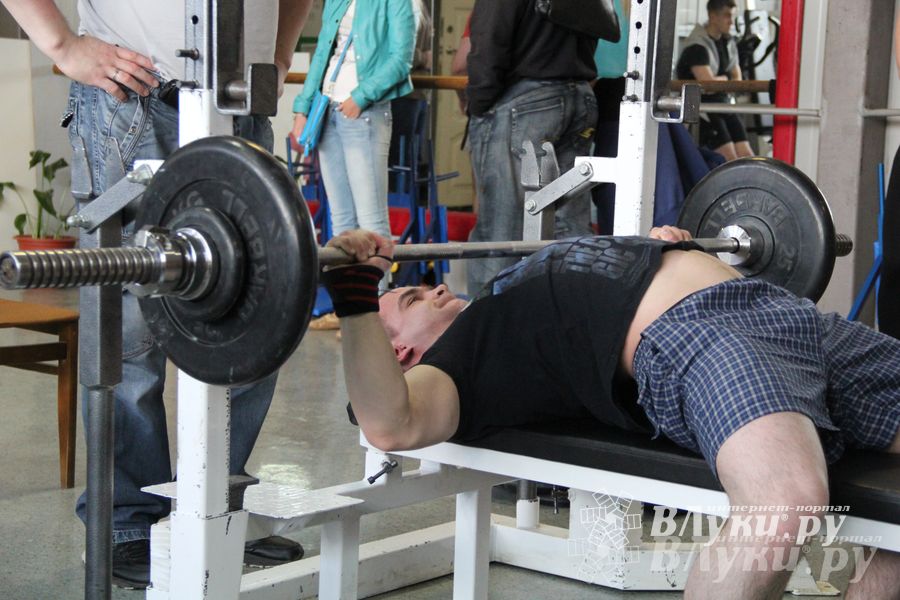 В Великих Луках прошел Чемпионат города по Русскому жиму и армлифтингу (фото)