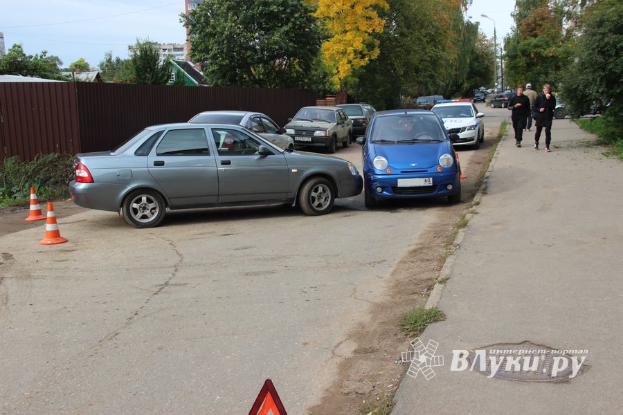 ДТП произошло в Великих Луках (ФОТО)