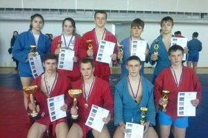 Великолукские спортсмены завоевали 19 призовых мест на турнире по самбо в Пскове (фото)