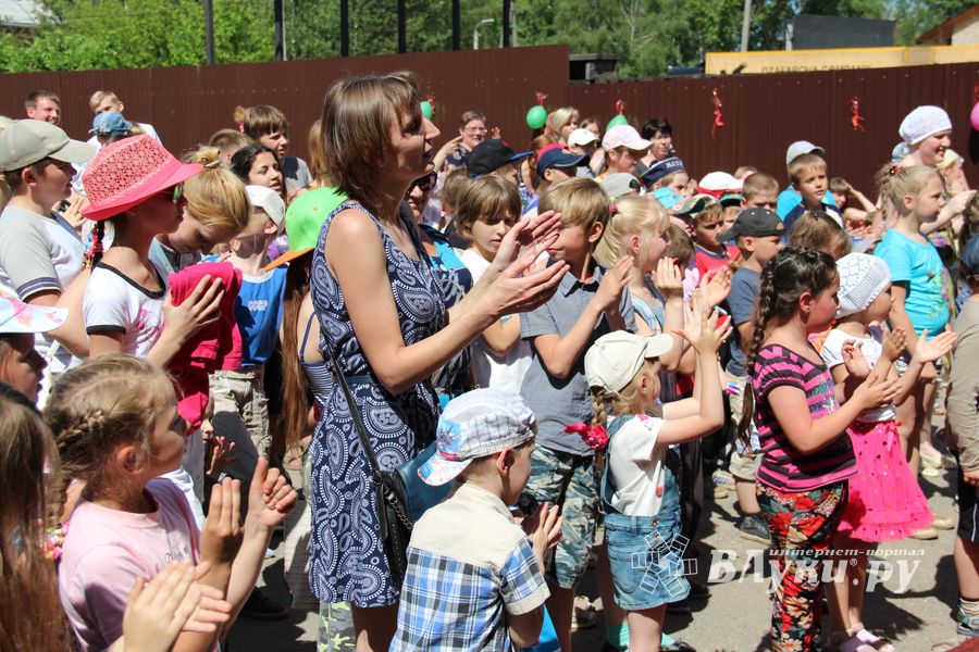 В Великих Луках отмечают День защиты детей 
