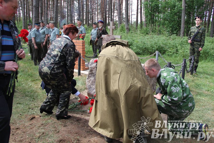 Торжественная церемония закладки Камня Памяти у деревни Каськово