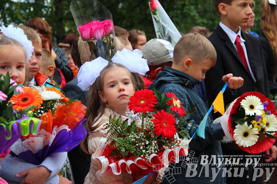 Школы города отметили 1 сентября (фото)